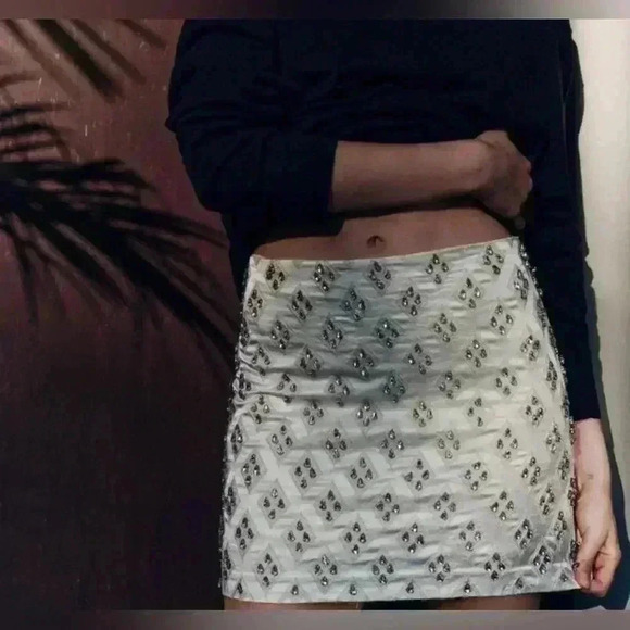 🔥🔥Zara Embellished mini skirt - Picture 2 of 6